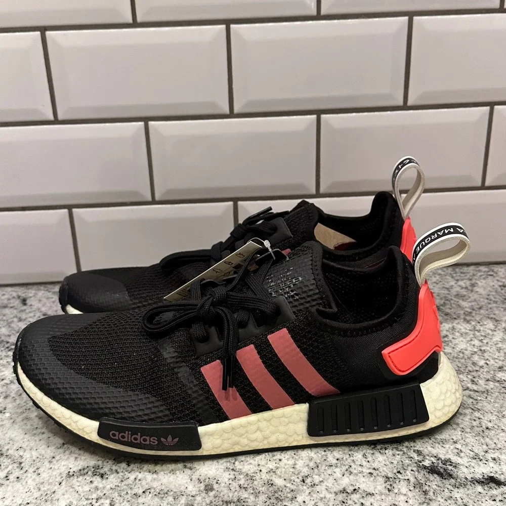 Adidas NMD R1 FV9153 Black Pink Boost Mens Running Lifestyle Shoes Sz‎ 11.5
